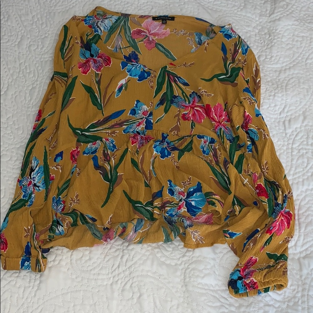 Floral cropped blouse